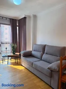 Centrally Located Apartment with Pool near IFEMA - Image 1