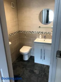 Private en-suite guestroom Ruthin - Image 2