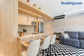Luxuoso Apt Batel - 4 Minutos do Shopping Pátio Batel c/ Garagem, Piscina, Sauna e Academia - Image 3