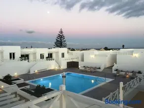 Flower beach suites 17 - Image 1