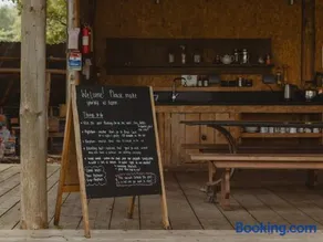 Moat Island Glamping - Image 3