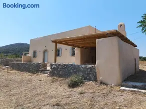 Traditional house in Kalamos - Image 1