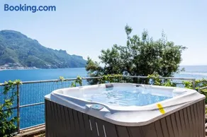 VILLA DI PALMA access to the beach and solarium - Image 1