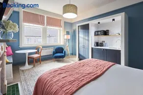Arlington House Hotel - Self Check-In Suites - Image 2