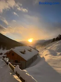 Beautiful chalet with views - Image 5