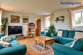 Finest Retreats - Cricketers Cottage - Image 2