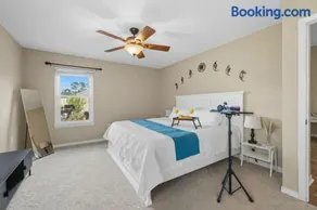 Family Milton Home with Private Pool - Image 3
