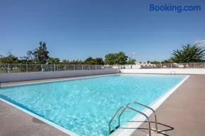 Studio piscine partagée - Image 1