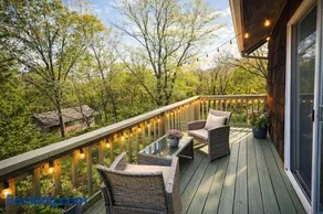 Longview Lake Getaway 4-Bedroom house - Image 2