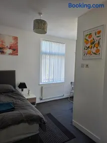4 Bed 4 Ensuite Harford Home in Middlesbrough - Perfect for contractors - Image 4