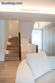 Bright and Elegant Lux Villa - Image 3