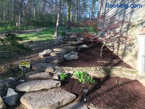 Stone Leaf Farm Private Nature Retreat with Pool, Waterfalls, Orchards & Gardens - Image 4