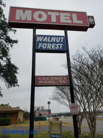 Walnut Forest Motel - Image 2