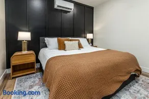 Modern 1BR Downtown Near Stone Face - Image 2