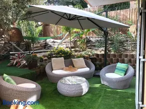 GRIMAUD Golfe Saint Tropez Rez de jardin Vue piscine - Image 1