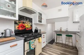Stunning Skipton House by Yorksha Property - Image 4