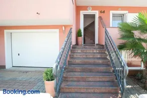Apartments Maric with parking - Image 3