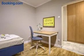 New! Studio with 3 Beds - Easy Access to Airport, City Center & WUM - Image 5