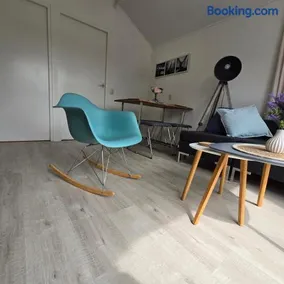 Knus houten huisje Tzummarum - Image 3