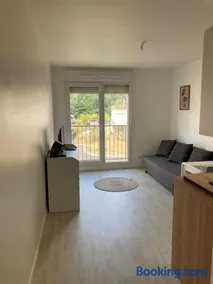 Charming studio w garden and parking 5 min to Disneyland Paris - Welkeys - Image 4