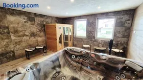 Penzion a restaurace Zlatovláska u zámku Červená Lhota - Image 4