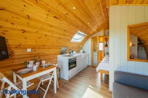 The Stag Pod Farm Stay with Hot Tub Sleeps 2 - Image 4