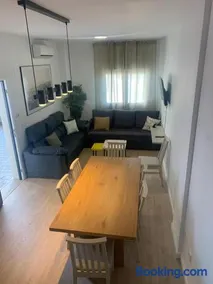 Chalet empresas y grupos , a estrenar - Image 1