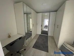 Spacious and bright downtown apartment in Bilbao - Image 4
