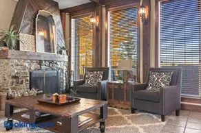 Country Escape - Acreage Home with Park - Image 2