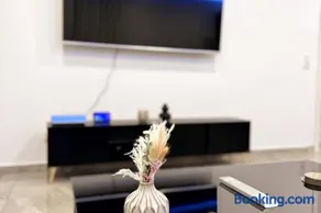 Royal Stay - Image 1