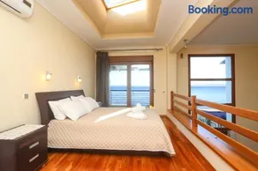 Villa Omega - Beachfront, Garden, BBQ - Image 2