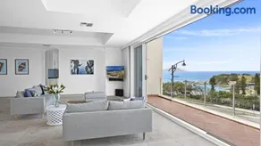 Amazing Views, Luxury Apartment, Easy Walk To Terrigal Village - Image 4