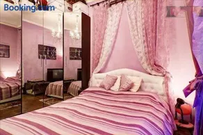 Romantic & Artistic Apartment - Image 4