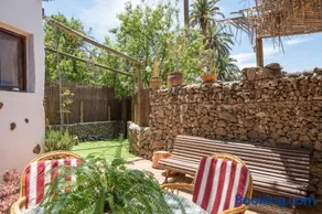 El Cuarto - Image 1