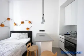 Stylish studio in the centre - Image 4