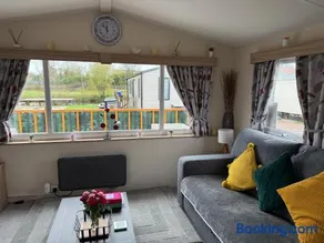 Andreas Riverside Retreat at 7 Lakes Country Park - Image 5