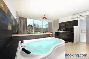 El Viso Verde Luxury Suites - Image 3