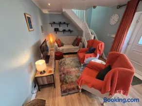 Cosy cottage in the centre of Dursley - Image 1