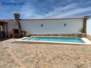 LA CASA DE ELENA - Image 3
