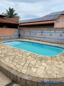 Casa Espaçosa com Piscina, 3 Quartos e Wi-Fi - Image 3