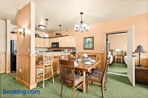 Amazing Superior Lake View Condo and Heated Pools - Image 2