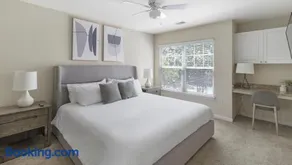 Landing - Modern Apartment with Amazing Amenities (ID1169X399) - Image 3