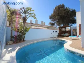 Casa cerca del mar con piscina, aire acondicionado, wifi, admite mascotas y playa para perros - ES-184-9 - Image 1