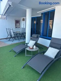 Fish & Banana Beach House - Image 3