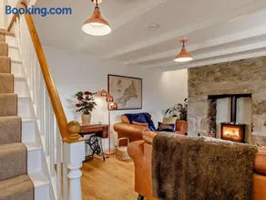 3 Bed in Redruth oc-87649 - Image 2
