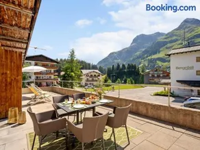 Carolines Appartement Warth - Bergblick, Terrasse, 2 Min Fußweg bis Skilift & Tiefgarage - ideal für Familien und naturverbundene Paare - Image 2