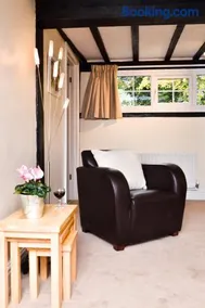 Wrenbury Mill Apartment - Image 3