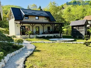 Green Hills - Holiday Home & Events - Image 1