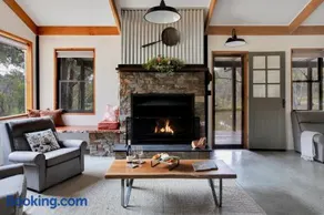 Long Alley Barn - Image 4