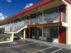 Budget Inn - Image 3